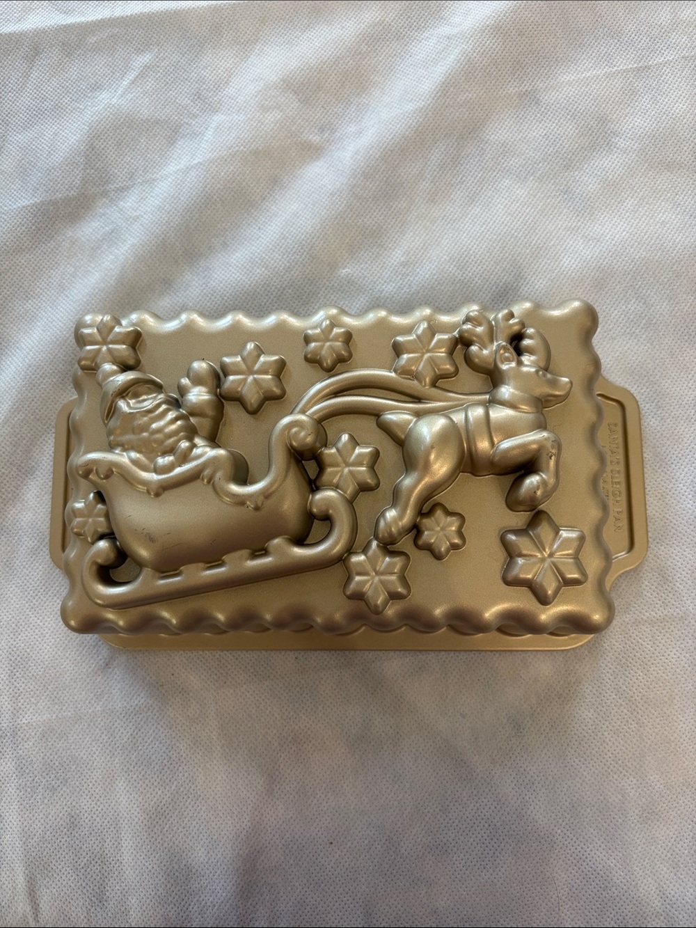 Gold Santa & Reindeer Decorative Cake Pan